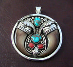 Traditional Native American Bear Claw Pendant with Turquoise